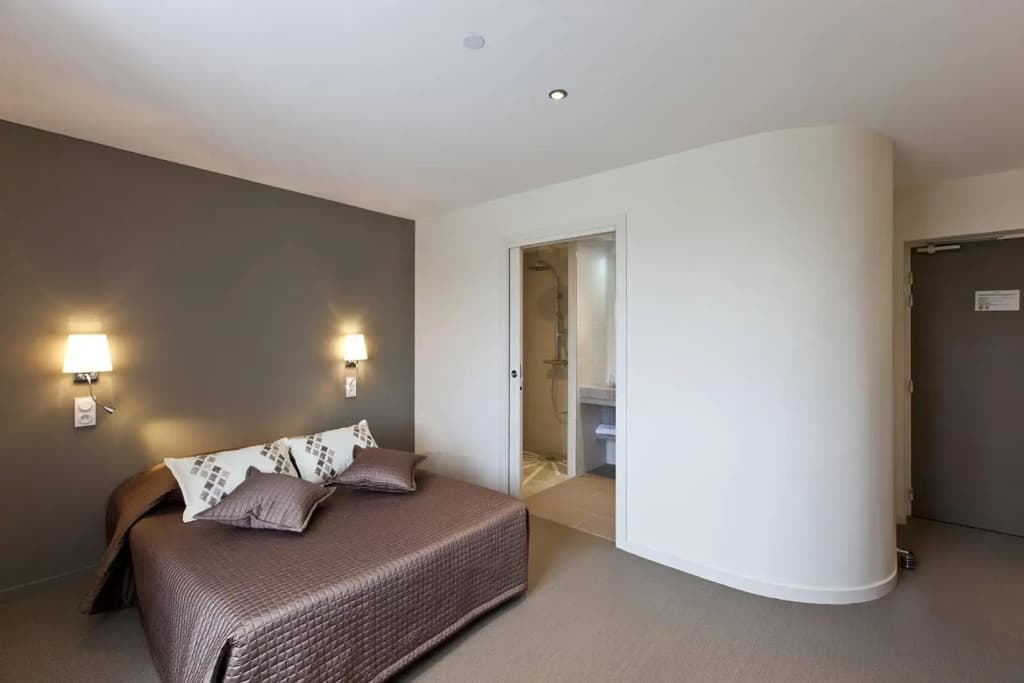 Logis Hostellerie St Germain - Photo 2