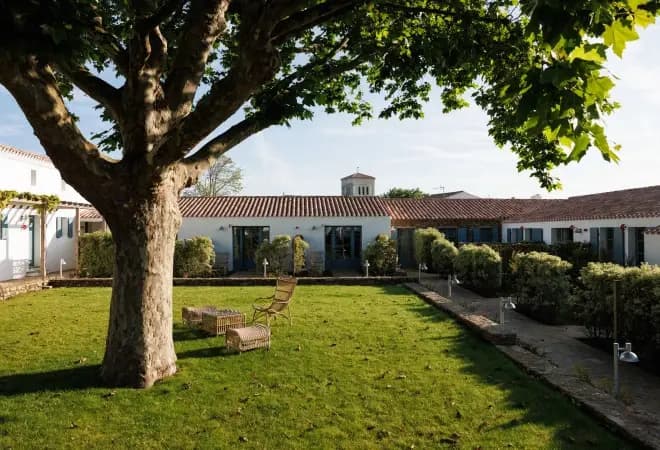 Hotel La Mission - Photo 1