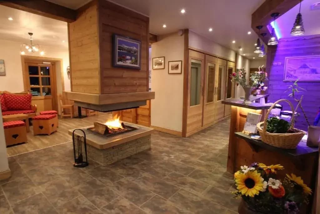 Chalet-Htl Le Beausoleil The Originals Relais - Photo 2