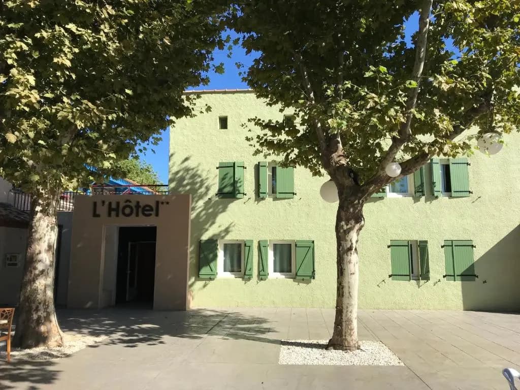 Hôtel Le Méditerranée - Photo 1