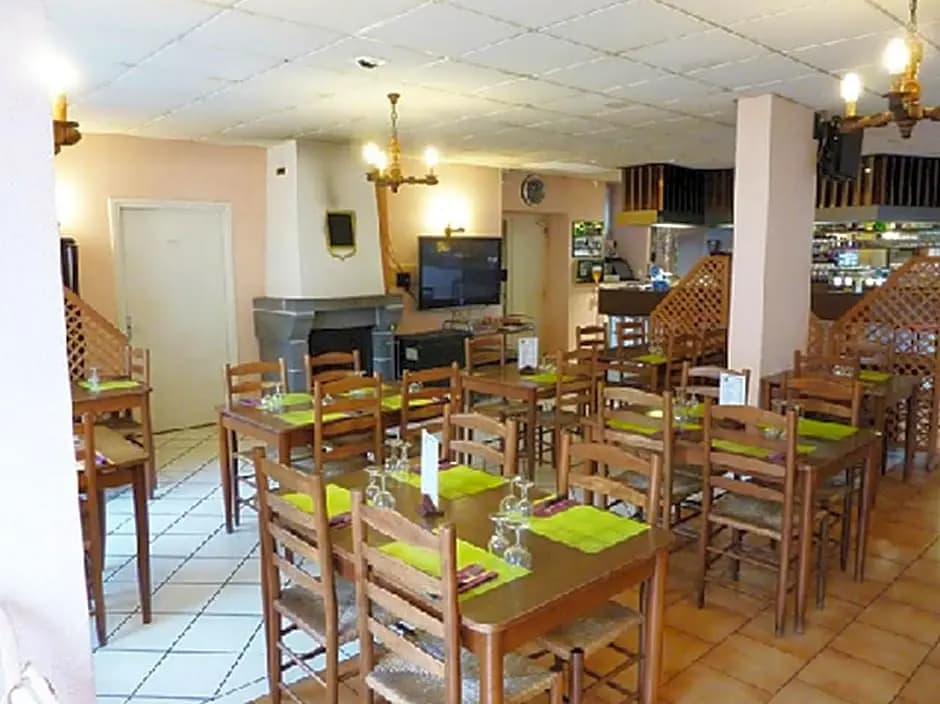 Hôtel Restaurant du Pont-Vieux - Photo 2
