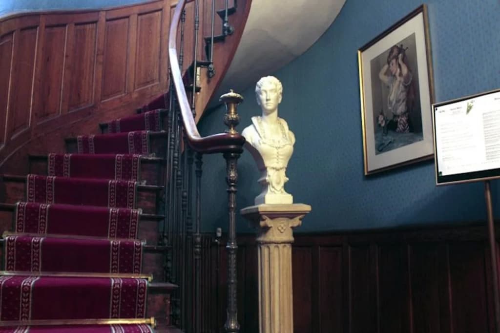 Hotel Le Choiseul - Photo 2