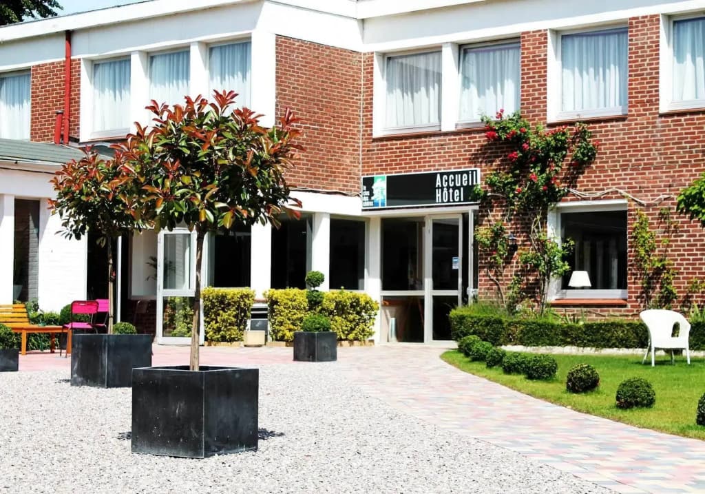 Hotel - Restaurant Le Clos des Cedres - Photo 1