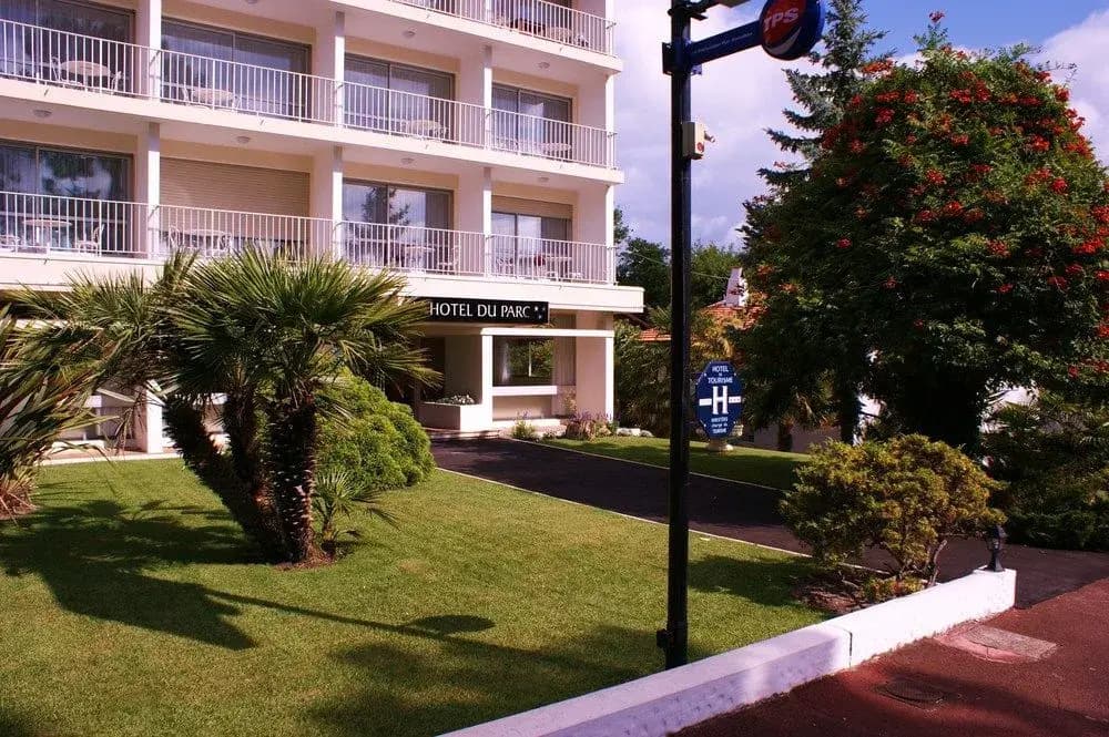Hôtel du Parc - Photo 1