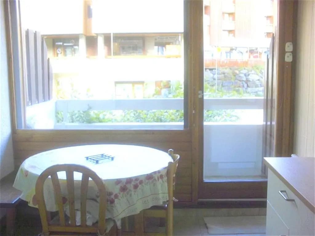 Apartment With 2 Bedrooms in Huez, With Wonderful Mountain View and Fu - Photo 2