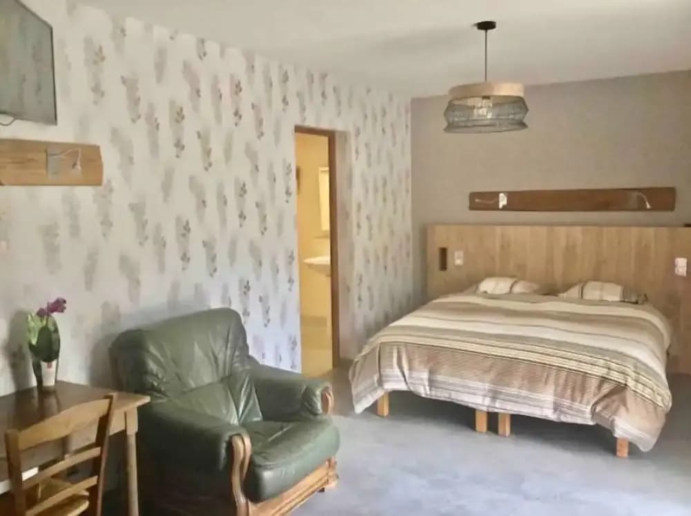 Chambres d'Hôtes La ferme de montard - Photo 4