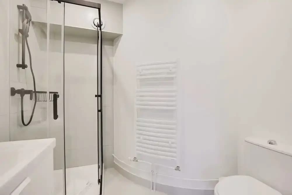 Bright, Modern Studio for 2P - La Defense - Miniature 6
