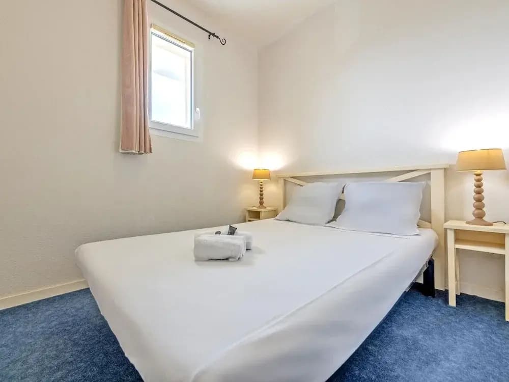 Flat by Pointe St-mathieu - Photo 2