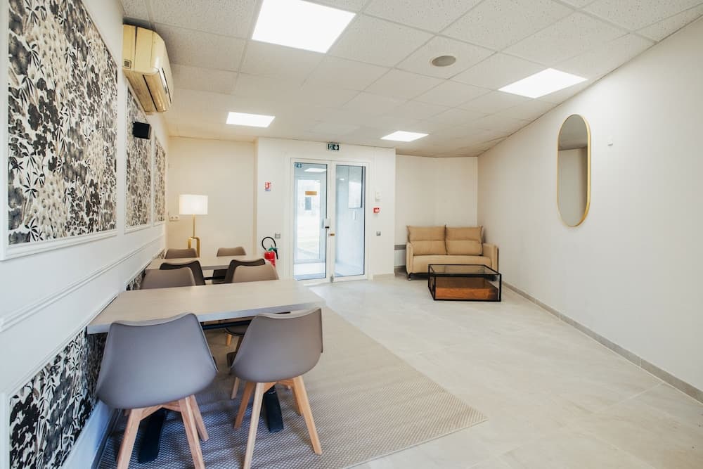 Gabhouse Lyon Gerland City Living Stay - Photo 4