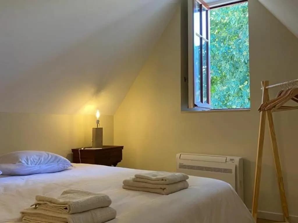 Gîte Ainay-le-Vieil, 3 pièces, 6 personnes - FR-1-586-7 - Photo 3