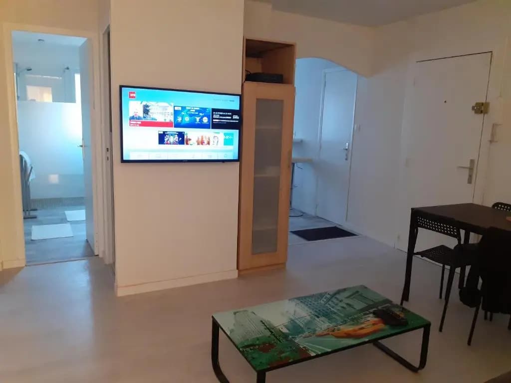F4 au cœur de Toulon 3 nuits minimum Wifi et parking commun gratuit - Photo 3