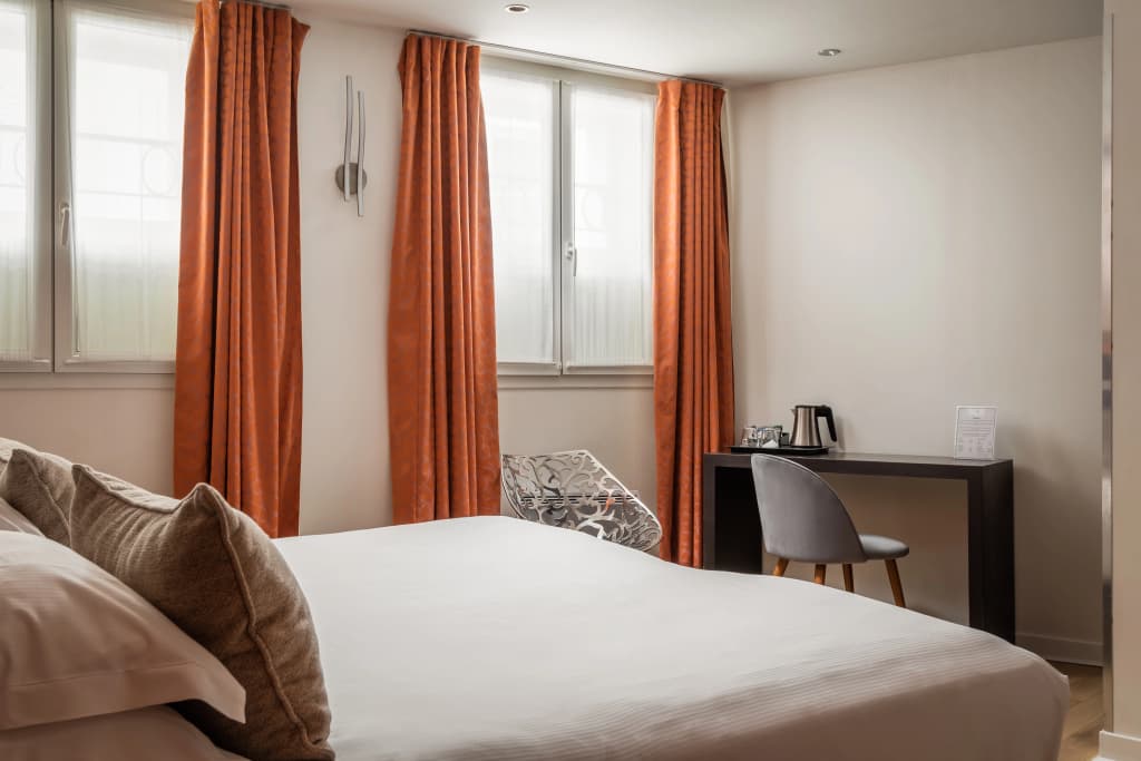 Hotel Arc de Triomphe - Photo 4