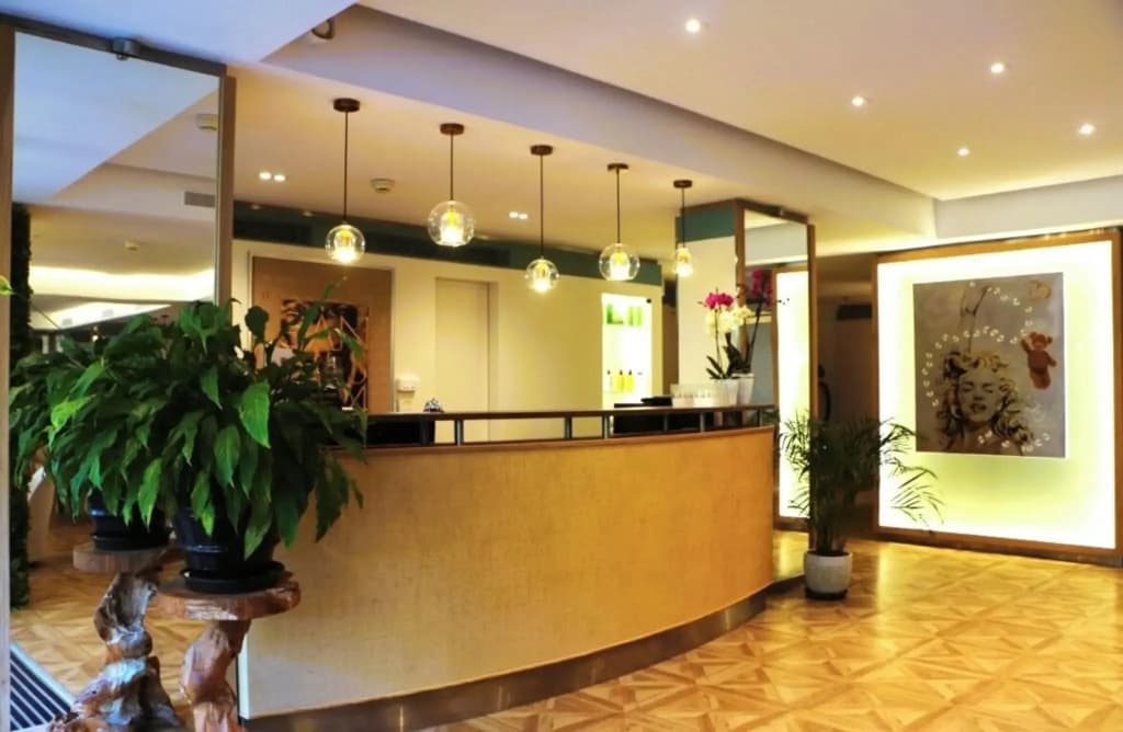 Hotel Victoria - Photo 2