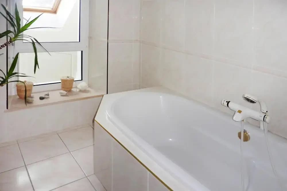 Holiday Home in Morbihan With Sea Views - Miniature 7