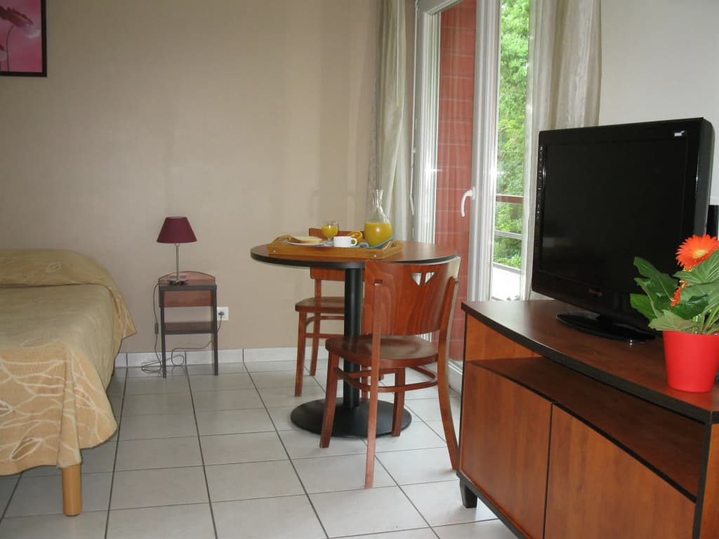 Comfort Aparthotel Nantes La Beaujoire - Miniature 6