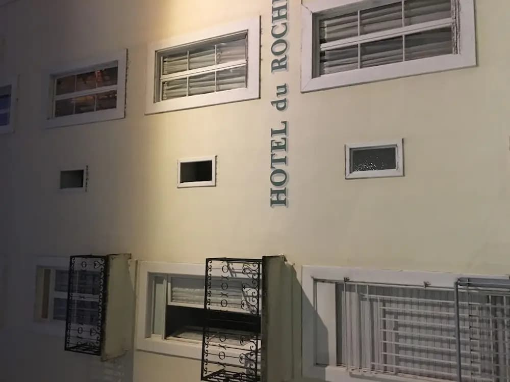 Hôtel du Rocher - Photo 1