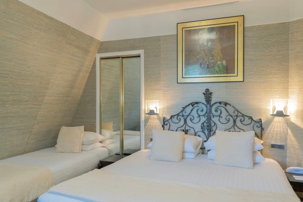 Hotel Delavigne - Photo 3