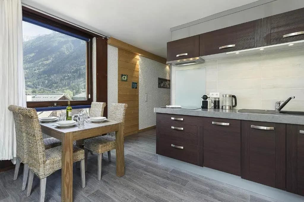 APARTMENT BEAUSITE - Alpes Travel - Central Chamonix - Sleeps 4 - Miniature 8