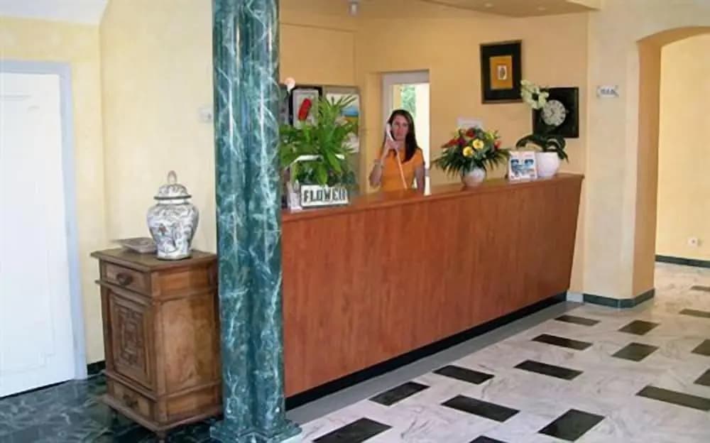 Hotel Garoupe Gardiole - Photo 2