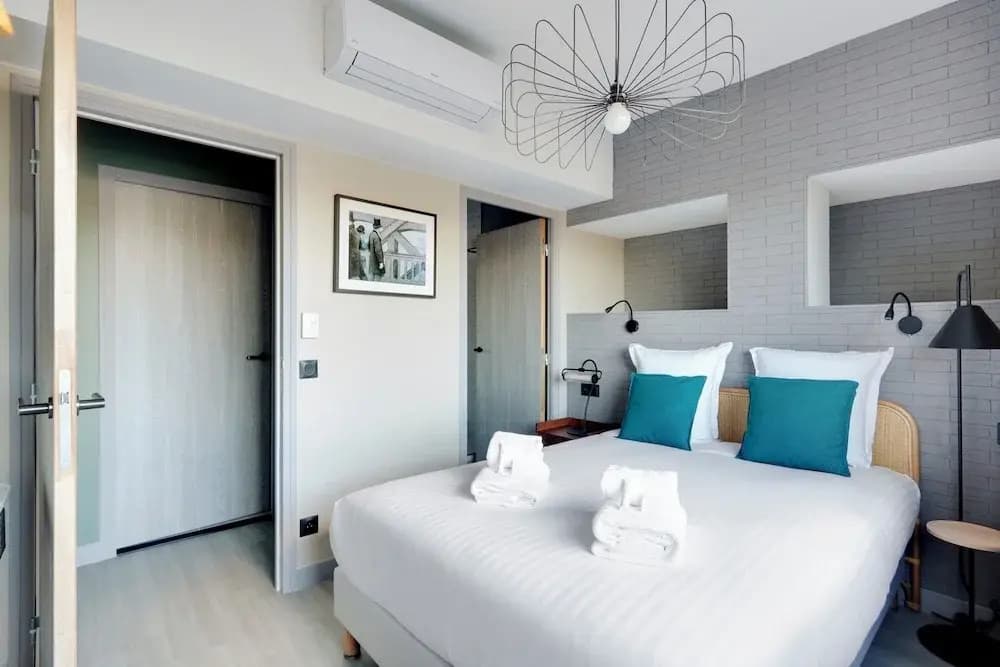 North Paris Suite - Photo 3