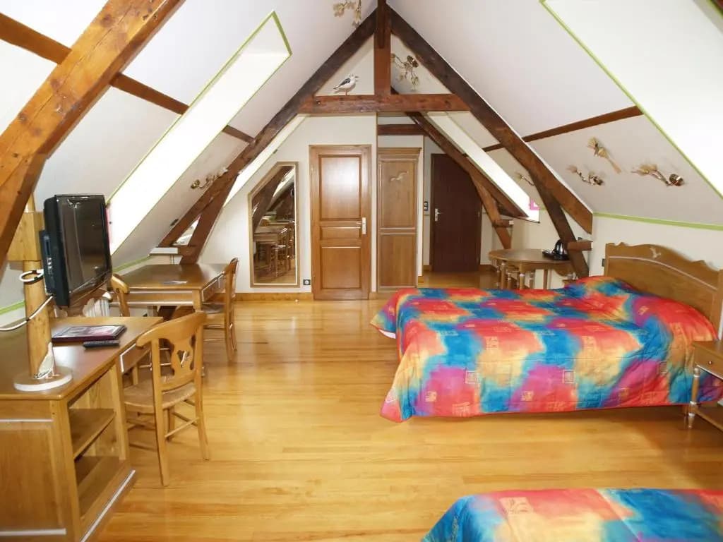 Hotel De Calais - Photo 4
