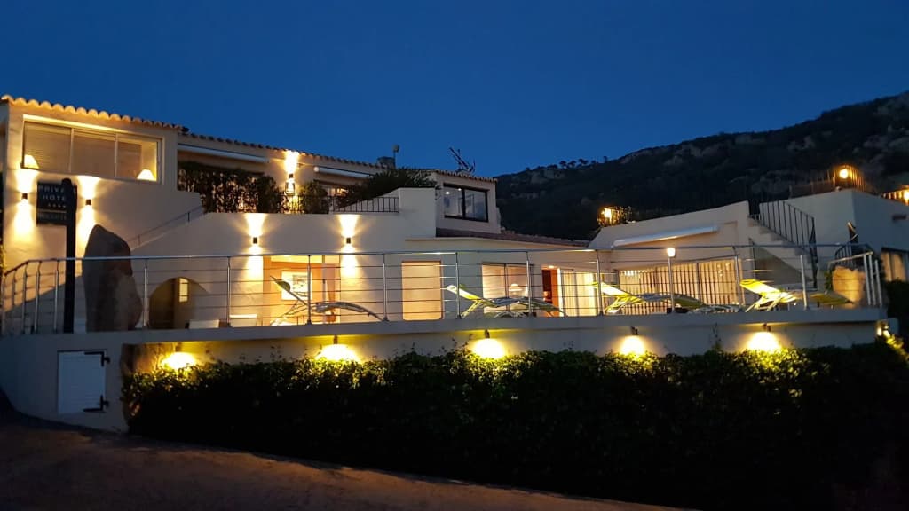 Private Hotel - Adults Only - Photo 1