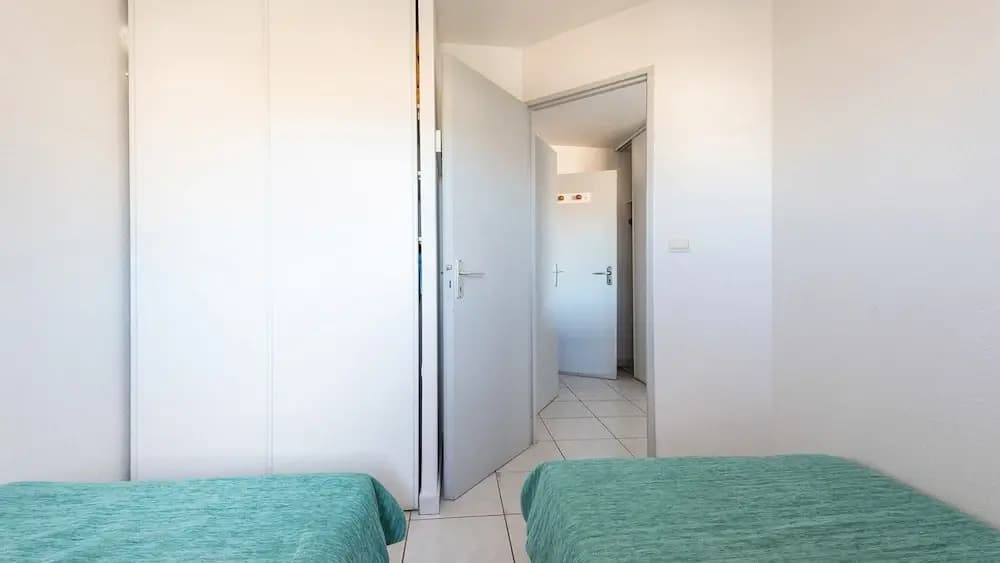 Cozy Waterfront Apartment - Photo 1