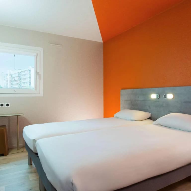 Ibis Budget Fresnes - Photo 5