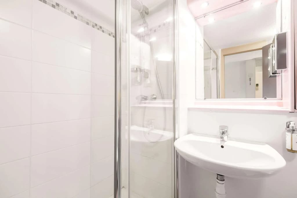 Comfort Hotel Grenoble Meylan - Miniature 8