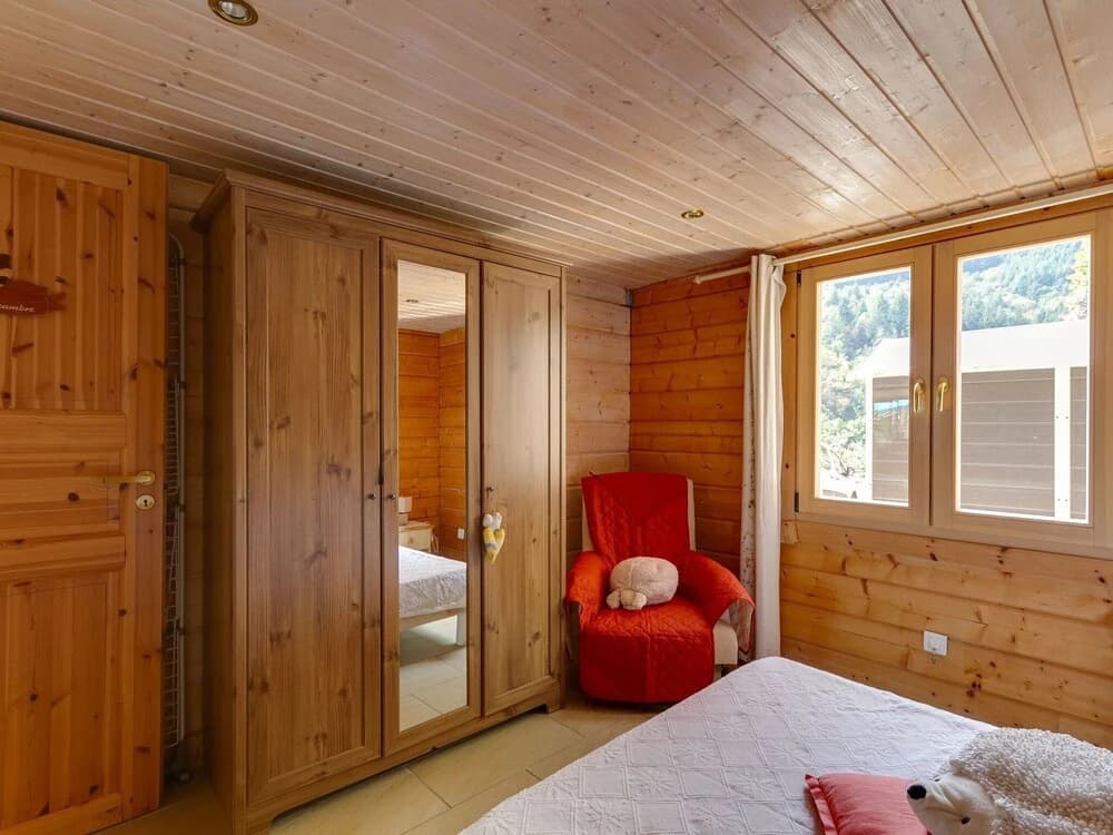 Beautiful Holiday Home in Le Cheylard with Fireplace - Photo 2