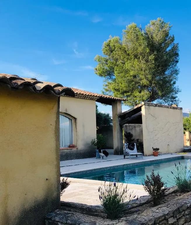 Villa dans le LUBERON à 2 km de LOURMARIN - Photo 1