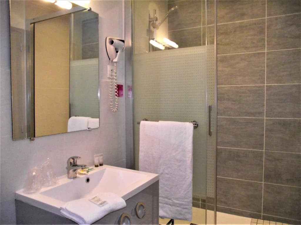 Hotel Mondial - Miniature 7