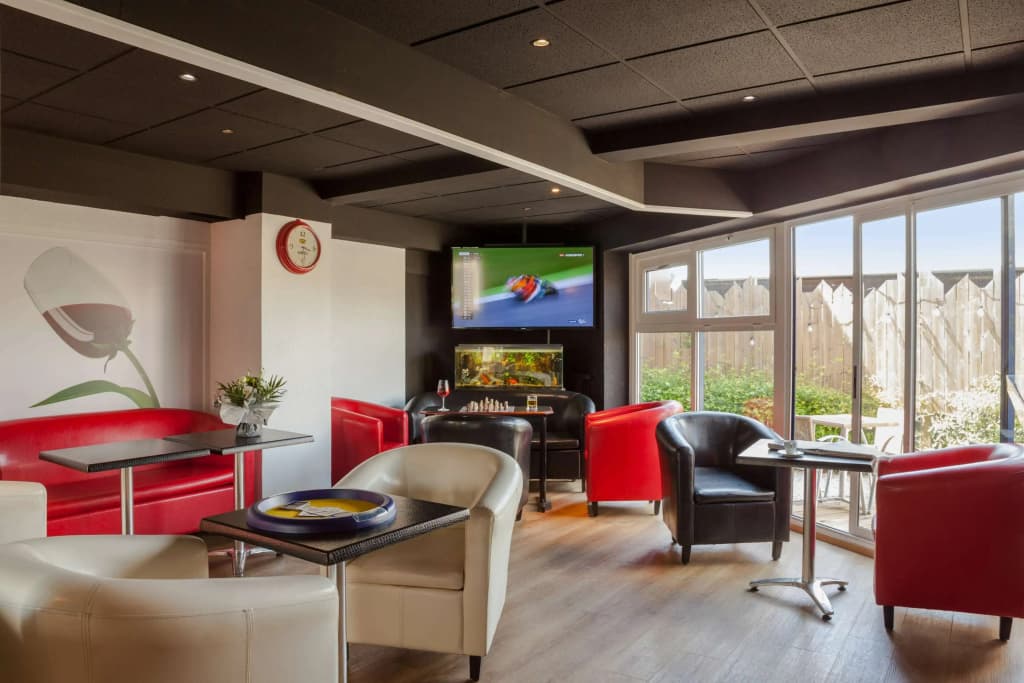 Kyriad Direct Rennes Ouest - Photo 2