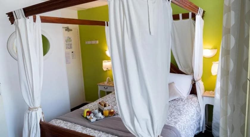 Hotel Henri IV - Photo 2