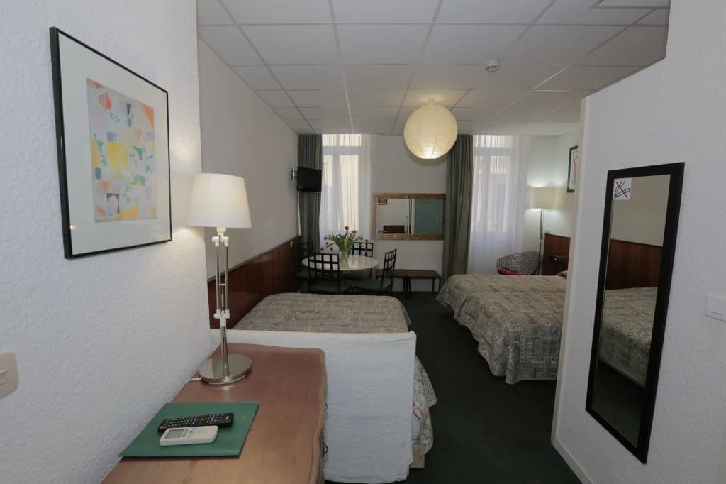 Azurene Royal Hotel - Photo 4