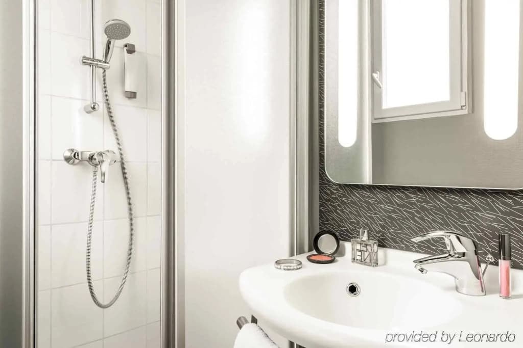 ibis Paris Boulogne Billancourt - Miniature 8