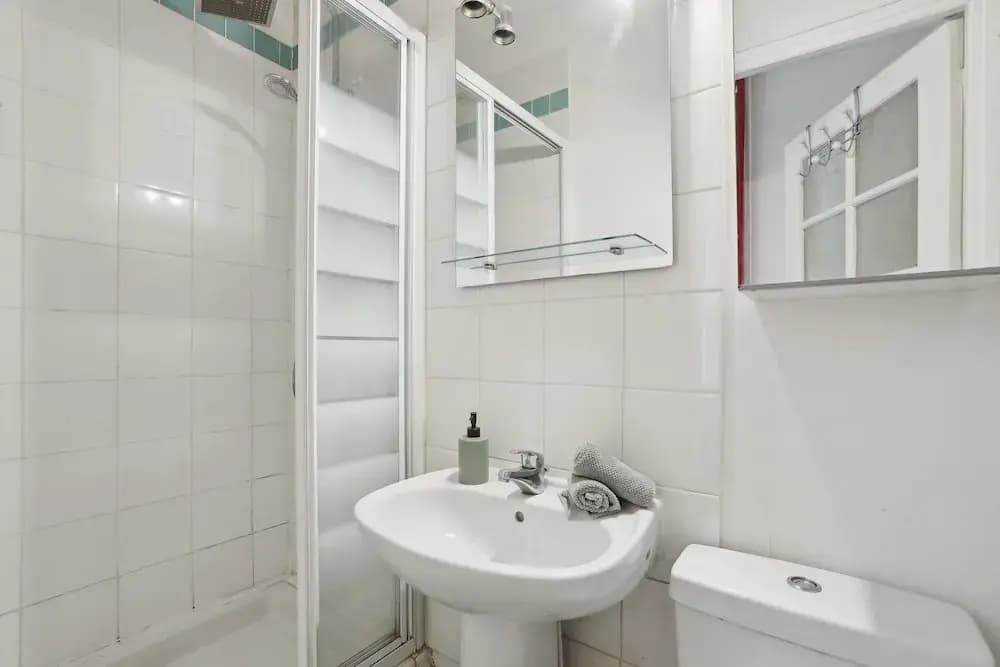 Chic 1BR by Châtelet & Louvre - Miniature 7