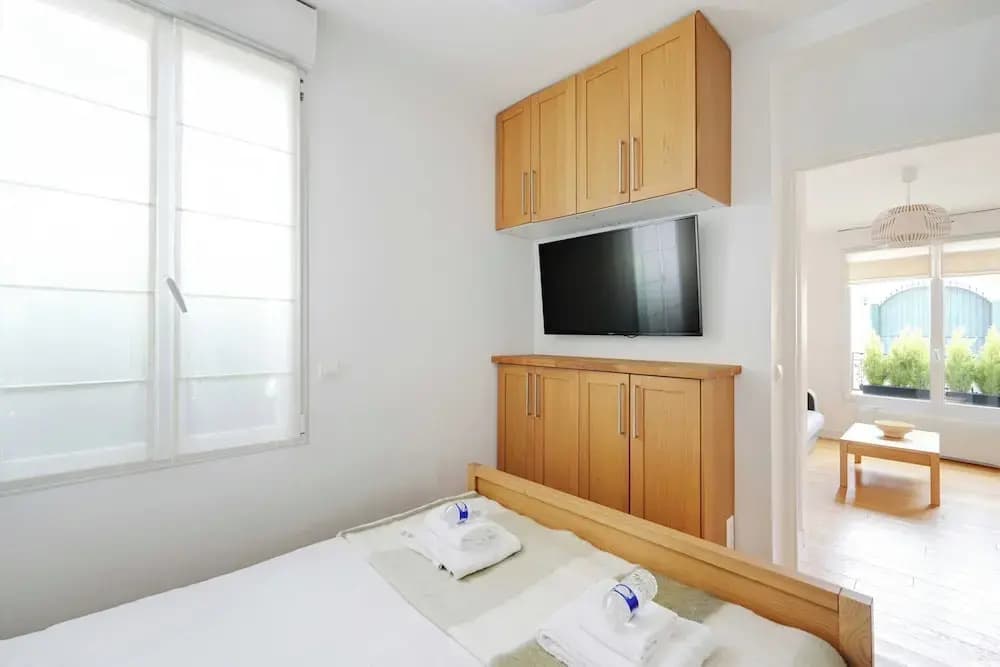 Charming Apartment - 1br-4p- Suresnes - Photo 2