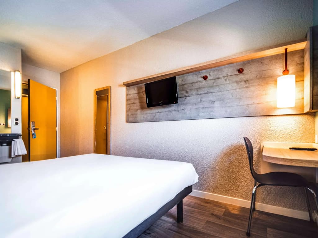 Ibis Budget Saint-Brieuc Yffiniac - Photo 2