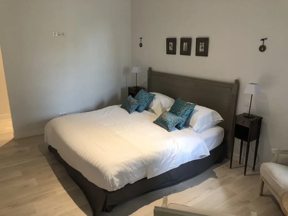 Cottage du chateau for 4 people – 90 m²- 2 bedrooms – 2 bathrooms – pool - Miniature 6