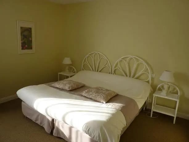 Hotel Les Chaumieres Du Lac - Photo 2