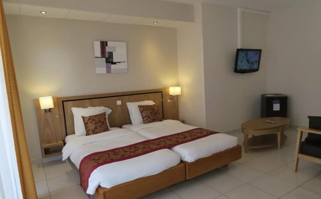 Central Hotel - Photo 3