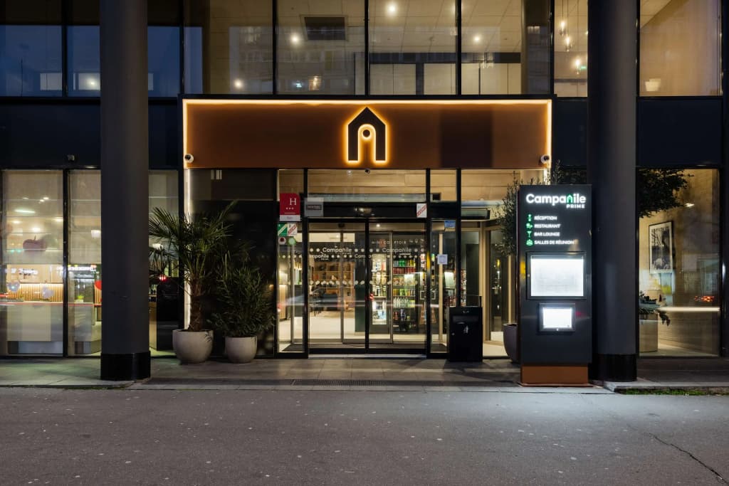 Hôtel Restaurant Campanile Paris 19 - La Villette - Photo 1
