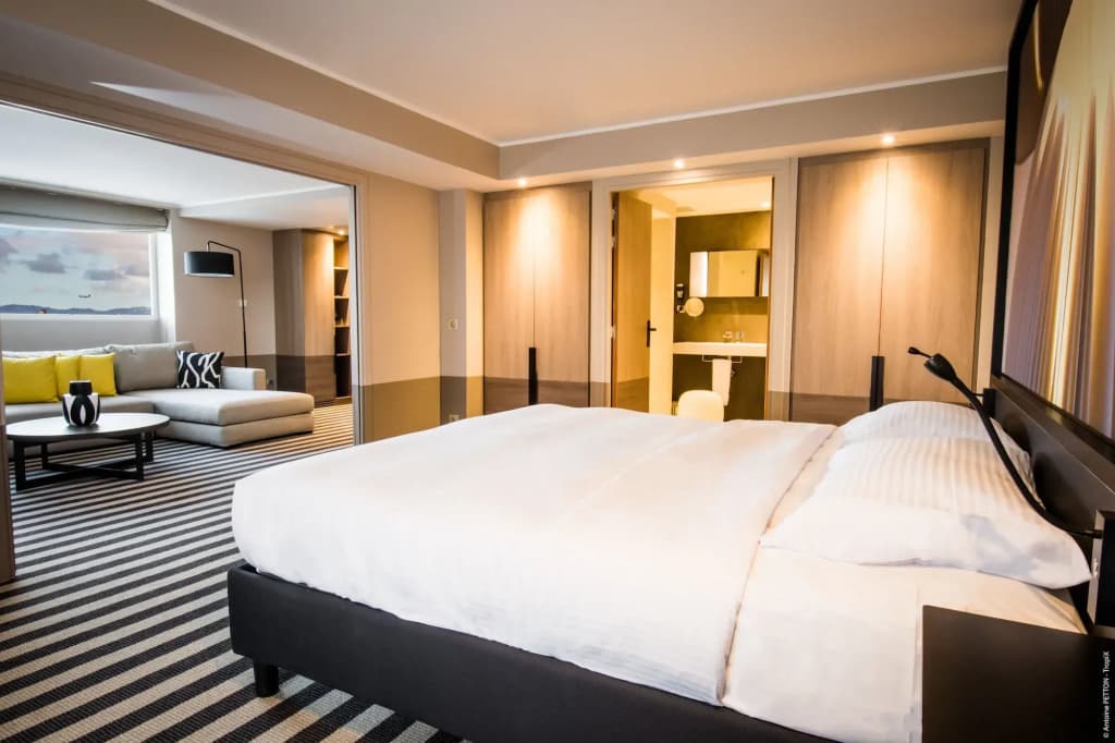 Simon Hotel - Miniature 7