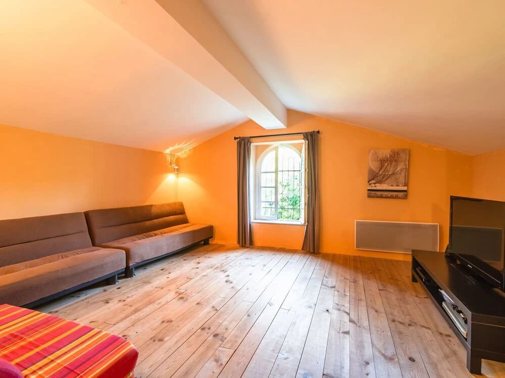 Cozy Holiday Home in Saint-Denis with Swimming Pool - Photo 4