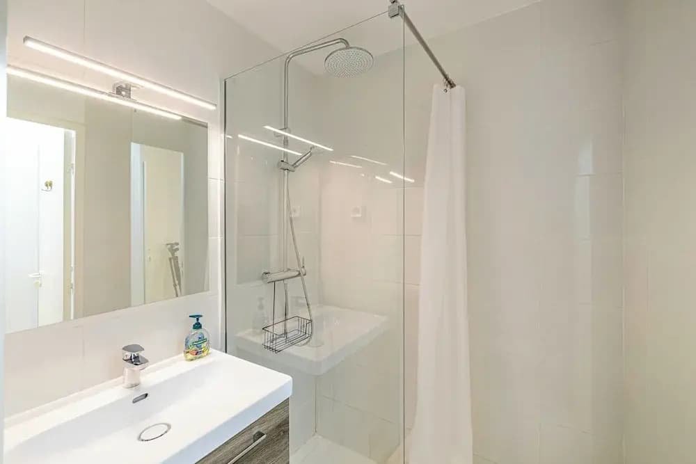 Charming Flat With sea View - 1BR - 2P - Bocca - Photo 4