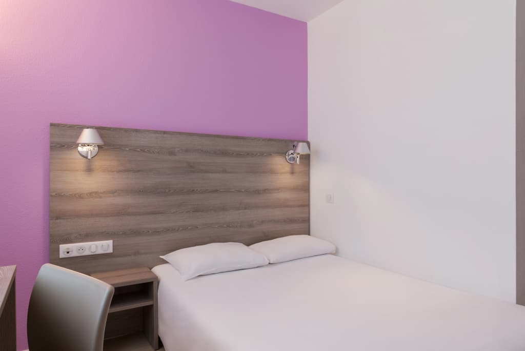BRIT HOTEL CONFORT NEVERS Centre Gare - Photo 2