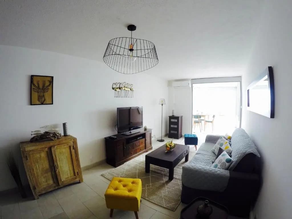 Nouvelle annonce : Appartement rénové de 66m2 pleine vue mer! - Photo 1