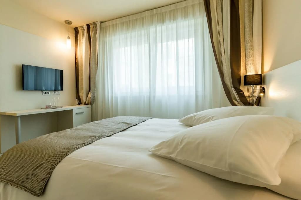 La Dolce Vita Hotel - Photo 2