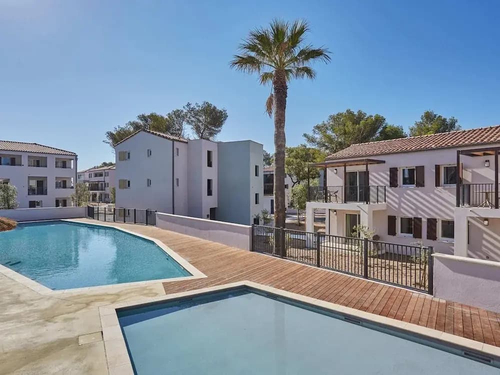 Apartment in Giens With Pool & Beach Access - Miniature 8